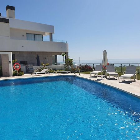 Luxury Beachfront Apartment With Pool, Sauna, Fitness And Gym In Province Malaga, Andalusia Михас Экстерьер фото